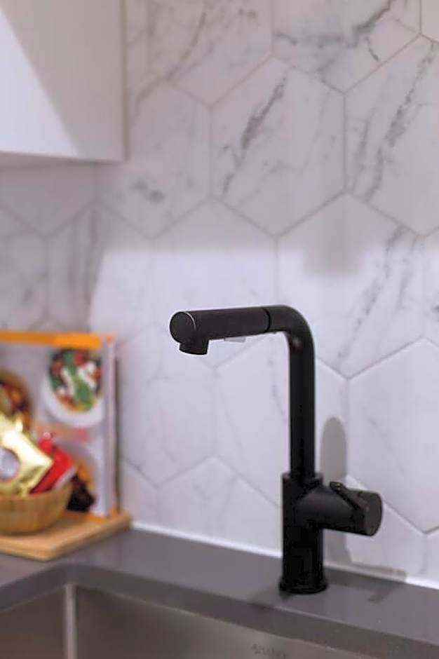 Palms Little Italy Studio with full bathroom by Denstays