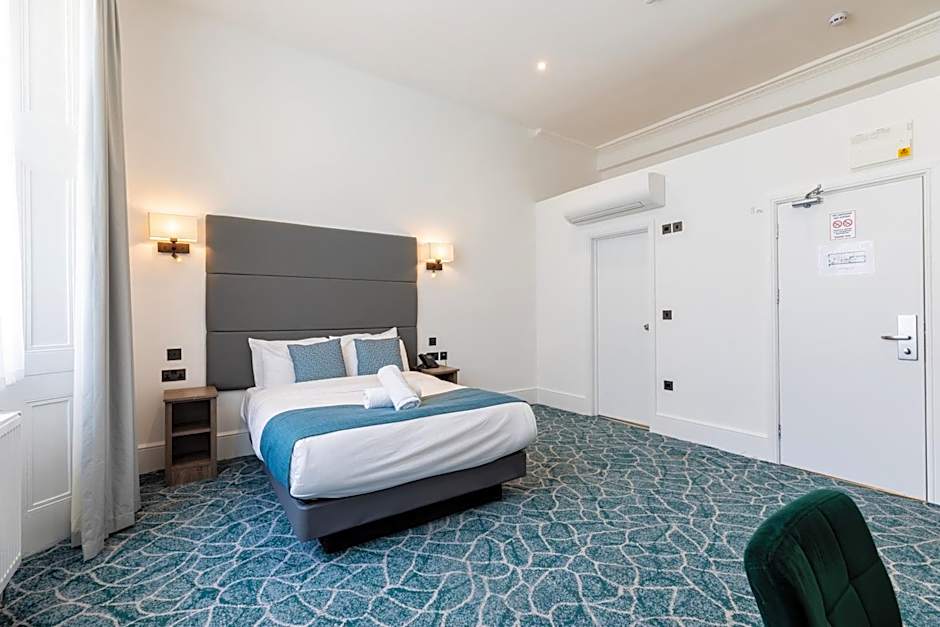 The J Hyde Park Hotel