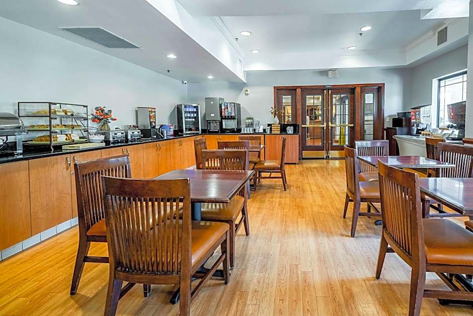 Country Inn & Suites by Radisson, Ontario at Ontario Mills, CA