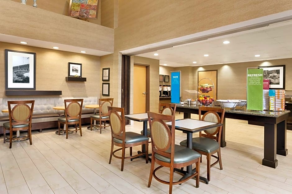 Hampton Inn & Suites Birmingham Airport Area