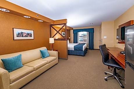 King Studio Suite with Kitchenette - Non-Smoking