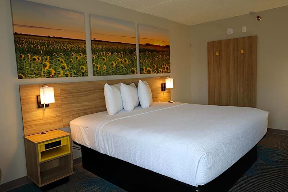 Days Inn by Wyndham Mandan Bismarck Area