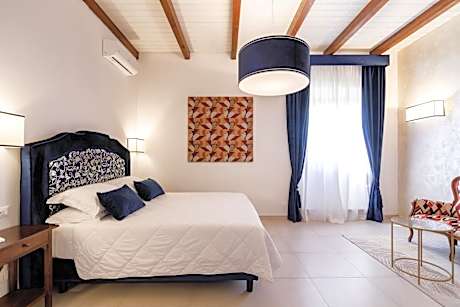 Deluxe King Suite
