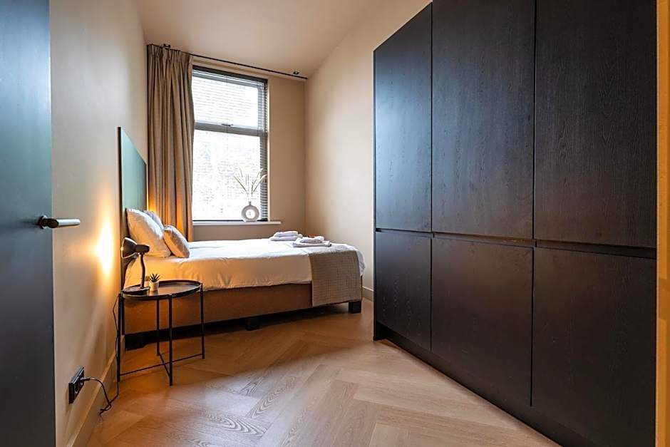 Breda Apartment w Kitchen & Private Bathroom 2p