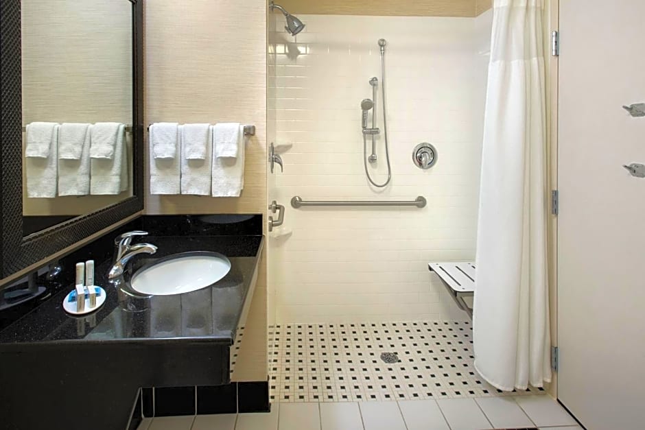 Fairfield Inn & Suites Verona