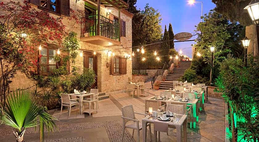 DoubleTree By Hilton Kusadasi