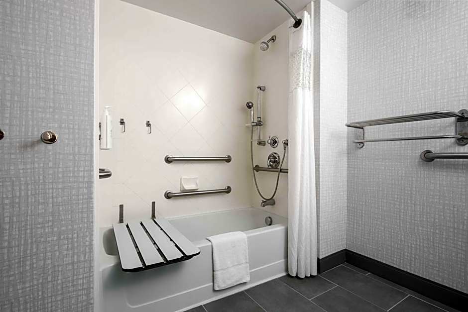 Hampton Inn By Hilton - Suites Cape Cod-West Yarmouth