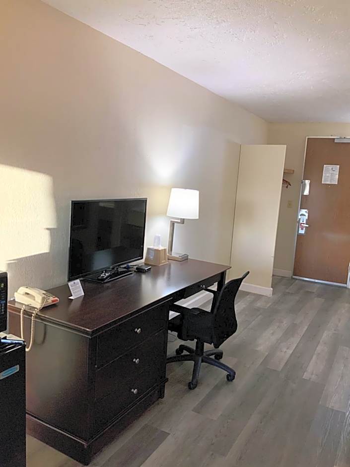 Econo Lodge - Perry National Fair Ground Area