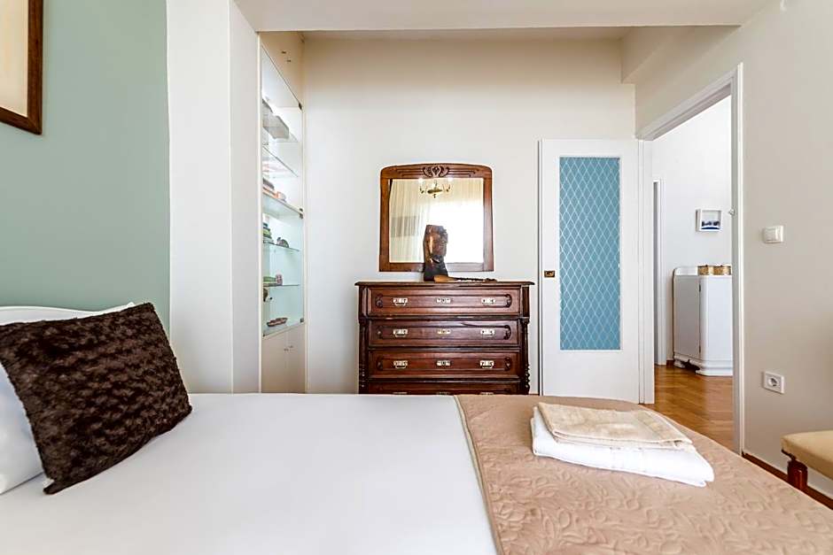 Private Rooms Athens - Shared Bathroom