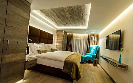 Premium Chic Room