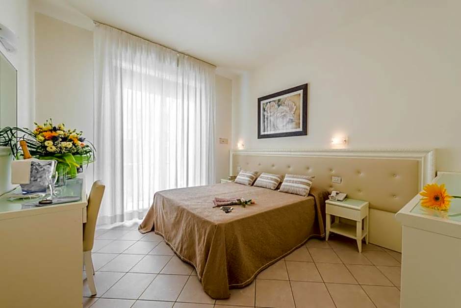 Hotel Athena