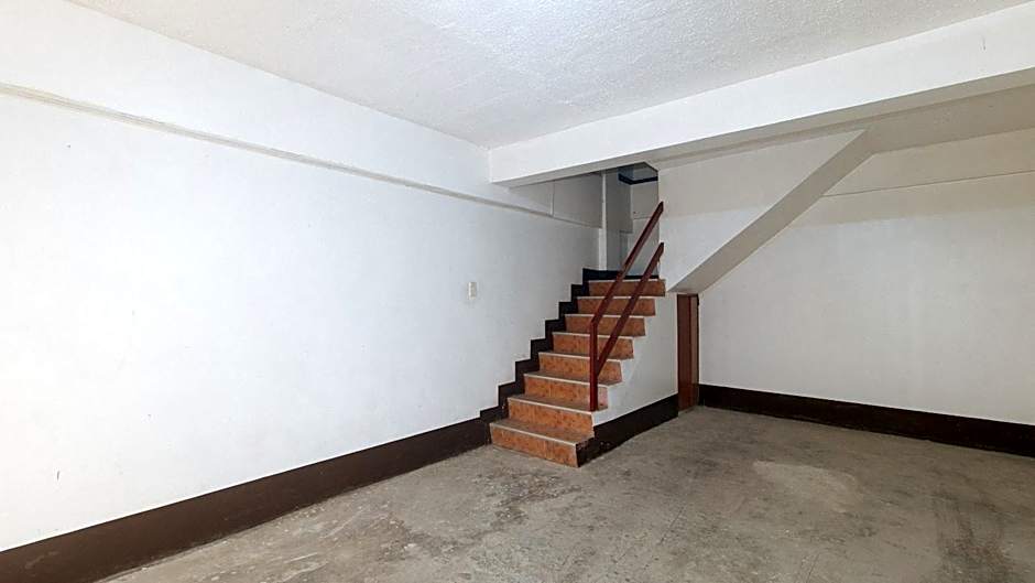 RedDoorz @ Sun Miles Hotel