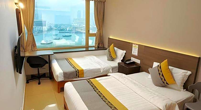 Grand Harbour Hotel