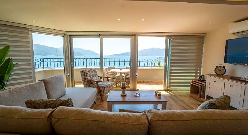 Aurasia Sea Side Hotel