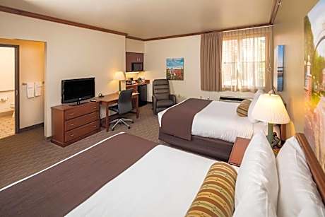 Queen Suite with Two Queen Beds - Accessible/Non-Smoking