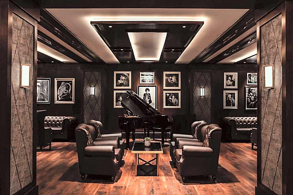 Al Bustan Palace, a Ritz-Carlton Hotel