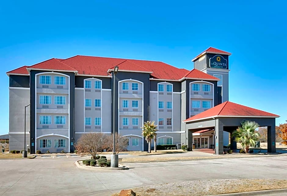 Photo 1 of 31 of La Quinta Inn & Suites by Wyndham Lindale