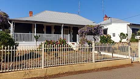 Roseneath Cottage