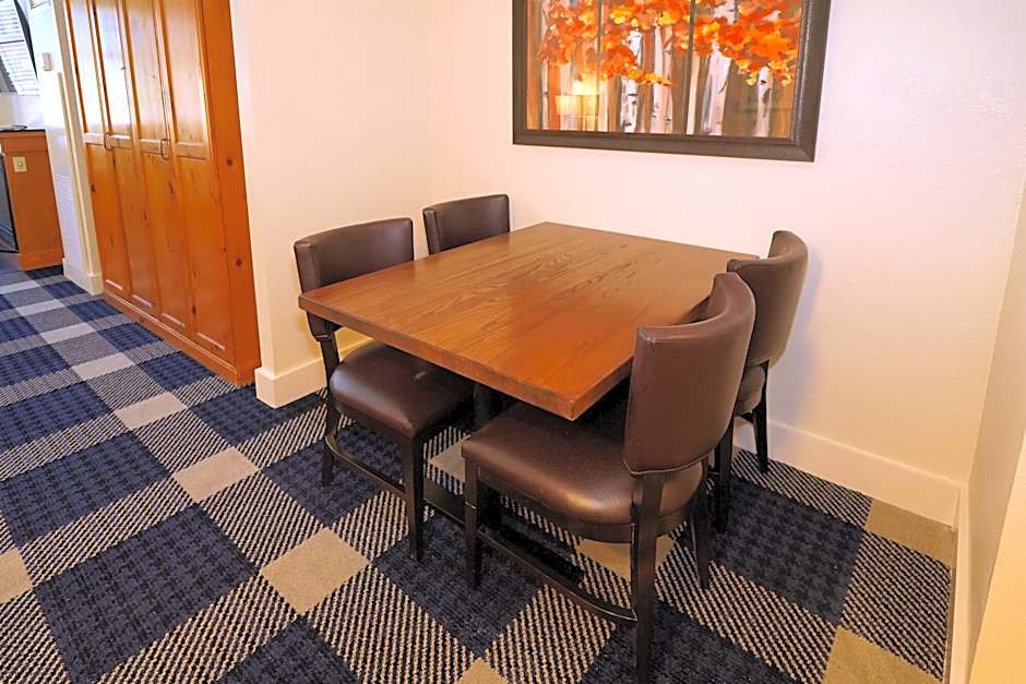 Heavenly Village Condos - Grand Residence