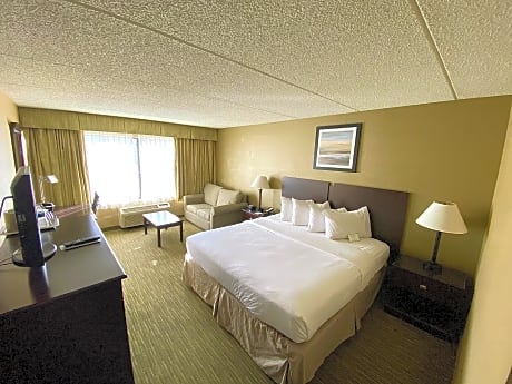 Deluxe King Room - Non-Smoking
