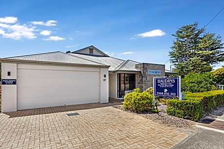 Baudins of Busselton Bed and Breakfast - Adults only