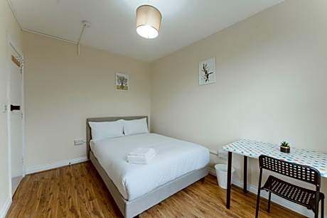 Double Room with Shared Bathroom (Room 4)