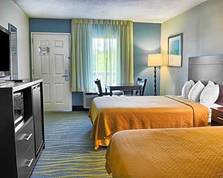 2 Double Beds, Smoking