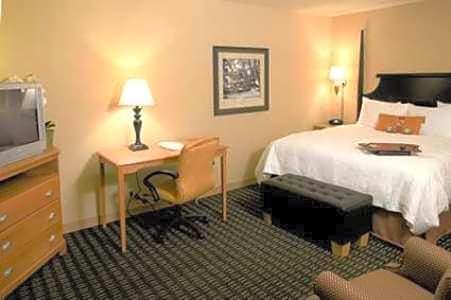 Hampton Inn & Suites Mobile Providence Park/Airport