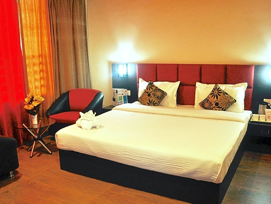 Hotel MMR Manor MG Marg