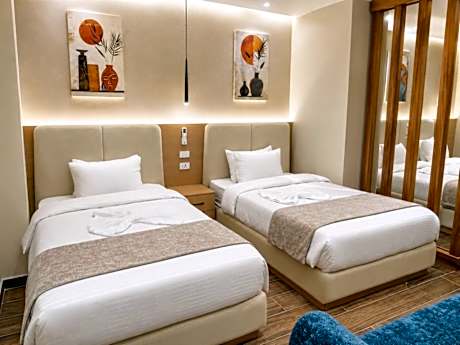 Deluxe Family Room