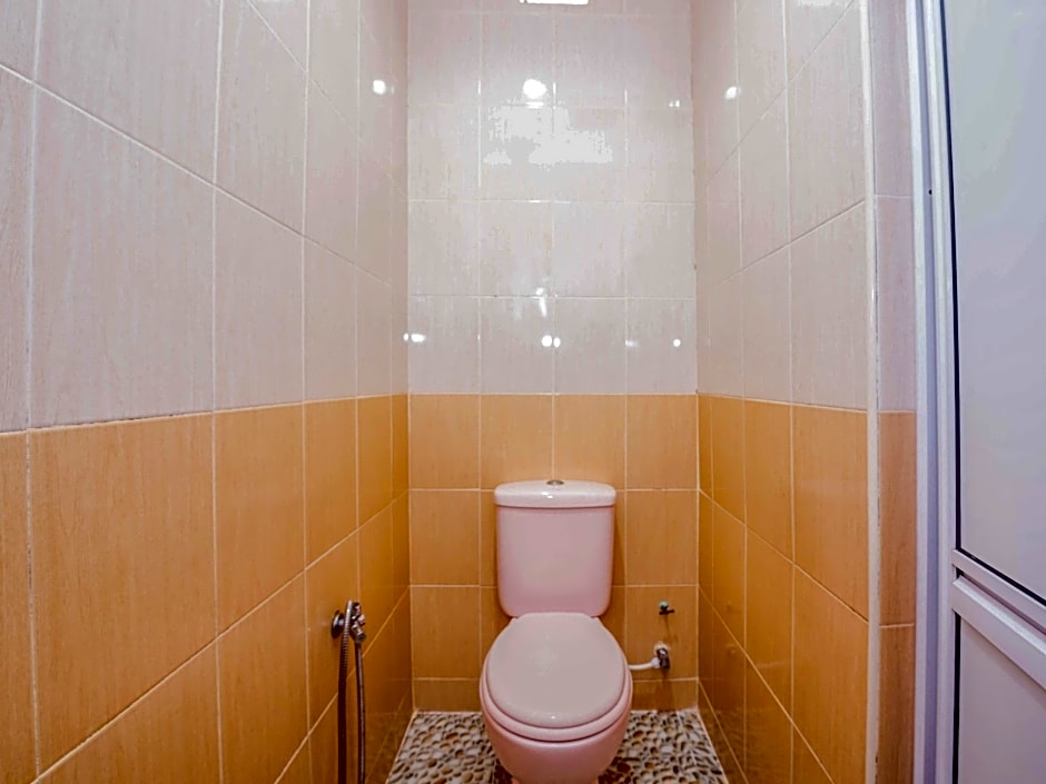 Super OYO 89348 Rg Motel