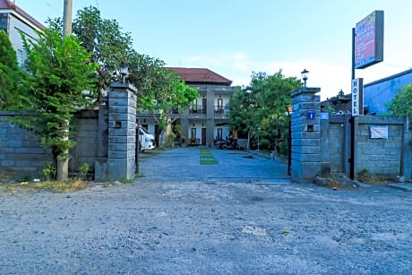 Hotel Warta Putra by ZUZU