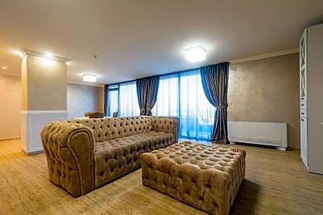 Deluxe Suite with Sea View