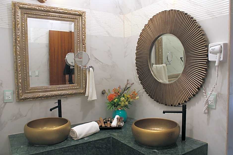 Eklectic Hotel Boutique