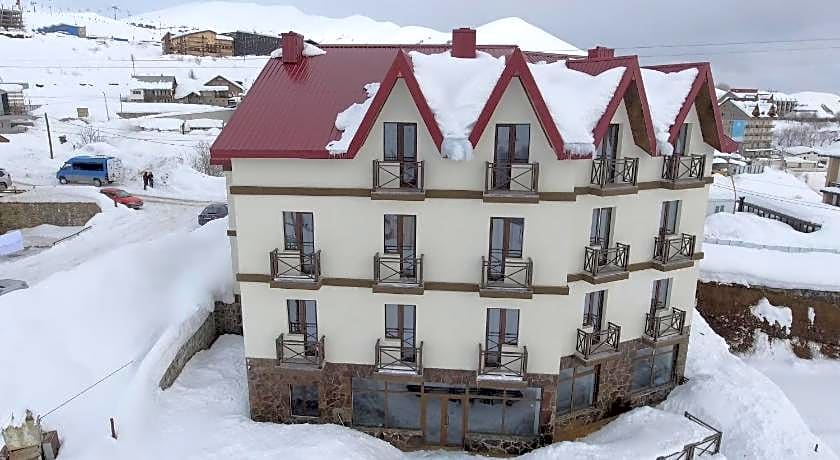 Ereto Hotel by SnowTime