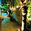 Colony Club Inn & Suites