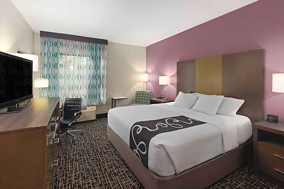La Quinta Inn & Suites by Wyndham Snellville - Stone Mountain