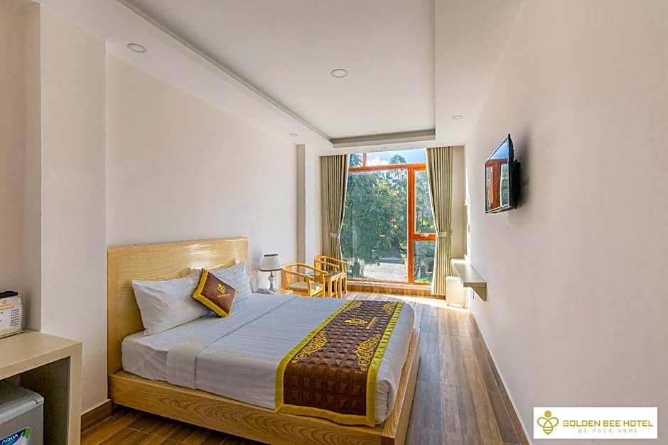 GOLDEN BEE HOTEL