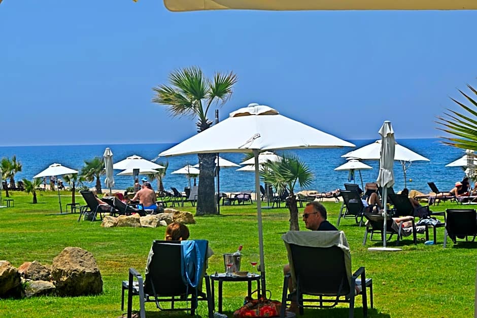 Amphora Hotel & Suites