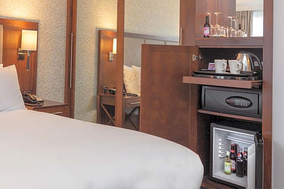 Photo 1 of 2 of Superior 1 King Bed