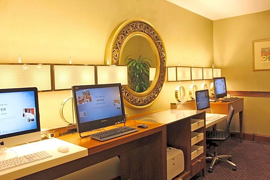 Hilton Cincinnati Netherland Plaza