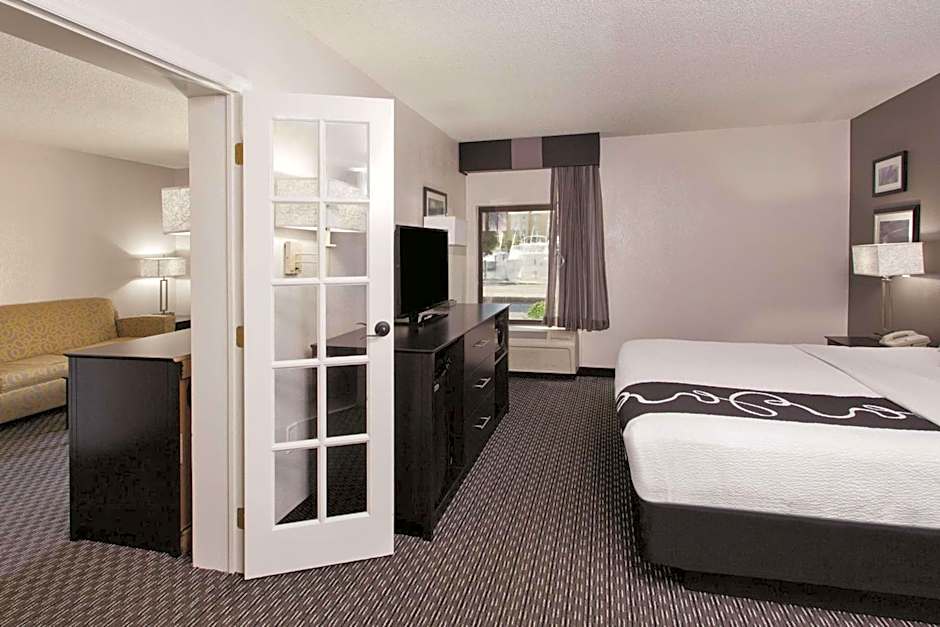 La Quinta Inn & Suites by Wyndham Charleston Riverview
