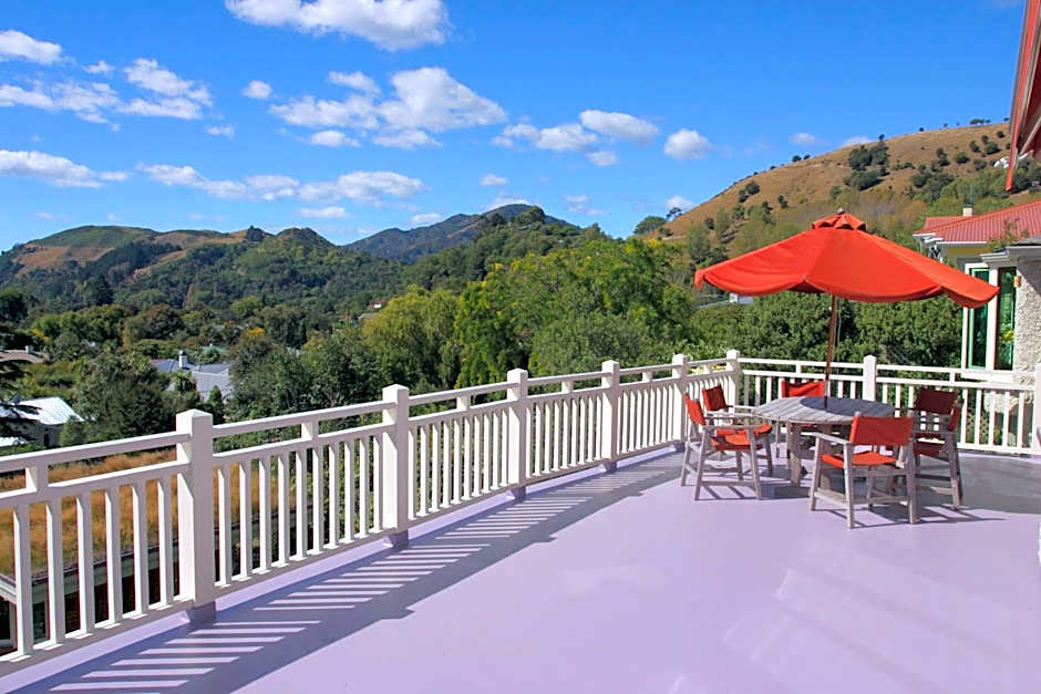 Joya Garden & Villa Studios