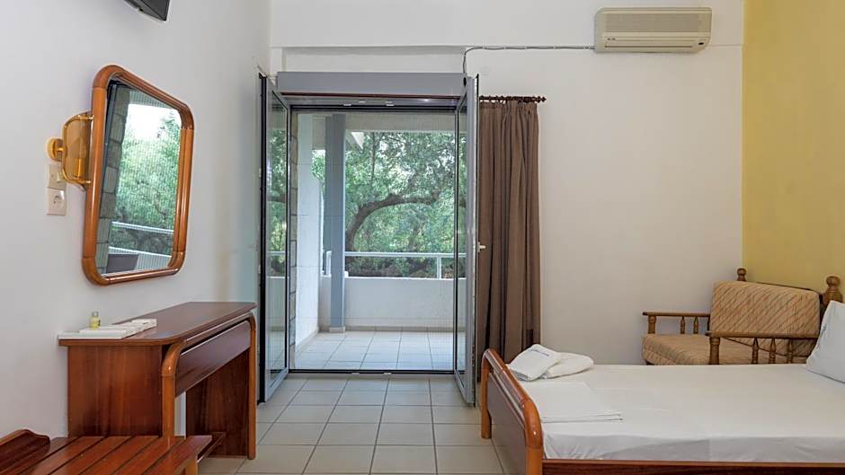 Kardamili Beach Hotel