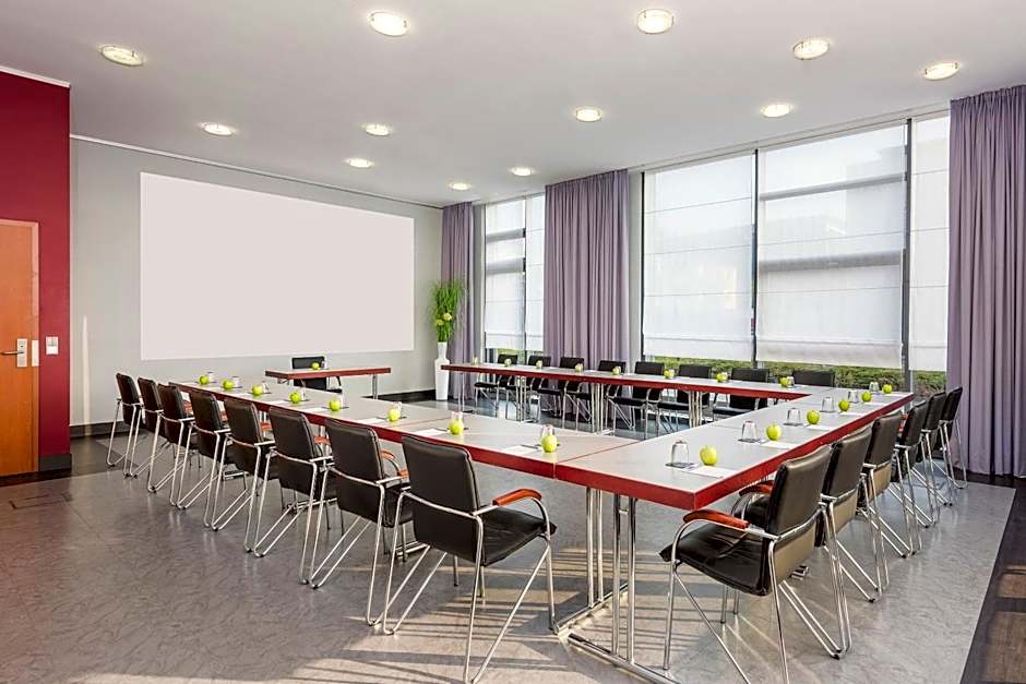 Hotel Wolfsburg Centrum Affiliated by Melia