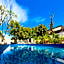 Commercial Zone Studios, Pool, BBQ and Beach 7 Blocks