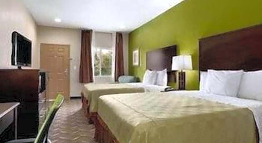 Super 8 by Wyndham Mansfield LA