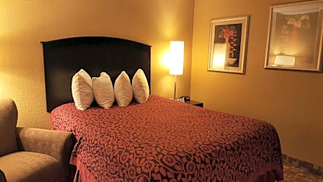 Queen Room - Non-Smoking