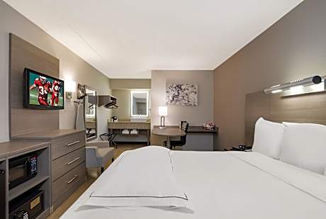 Premium King Room Disability Access Smoke Free (Upgraded Bedding & Snack)