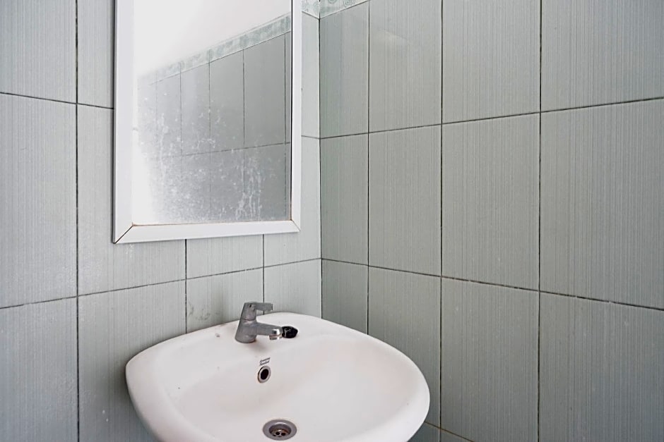 RedDoorz Syariah @ Elga Sastro Inn Malioboro